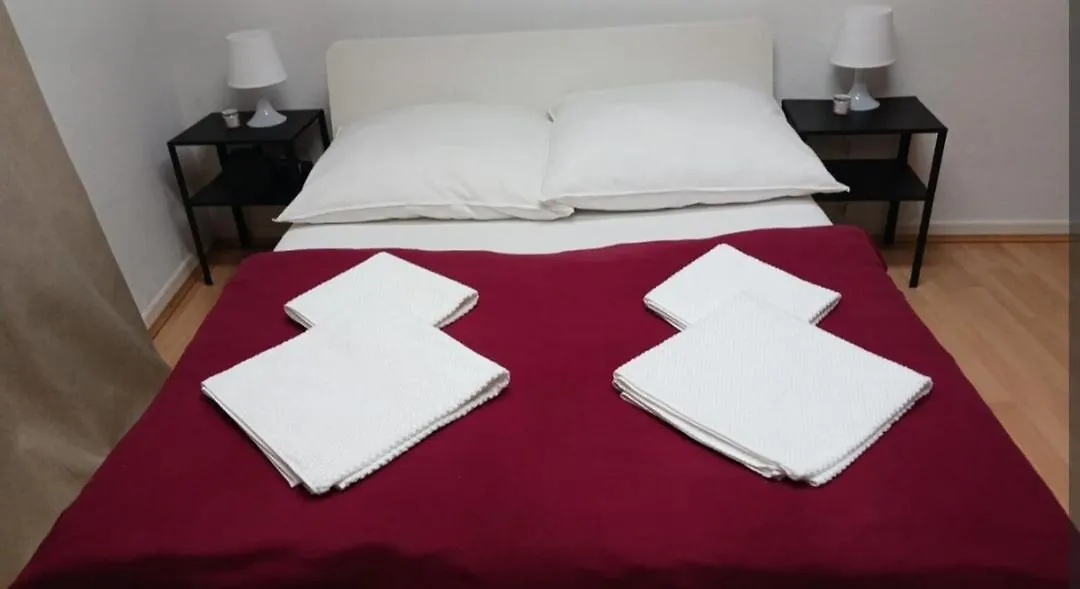 Studio Apartment In كولونيا ألمانيا